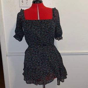 🖤🥝Black and Green floral romper 🖤🥝